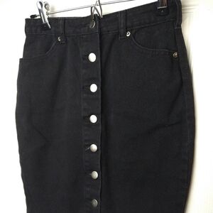 Forever 21 black denim button front skirt. Size S
